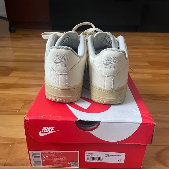 Nike Wmns Air Force 1 '07 LX 'Coconut Milk' Size 6.5W - Picture 5 of 5